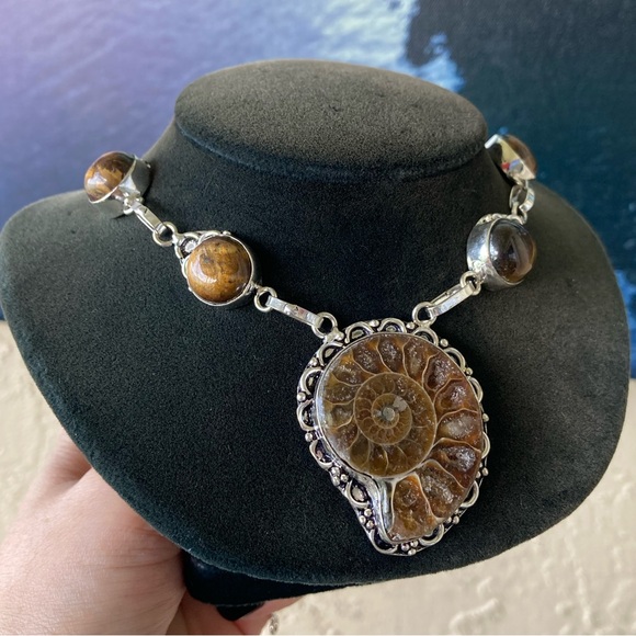 925 sterling silver overlay genuine fossil shell ammonite & tiger eye necklace - Picture 4 of 16